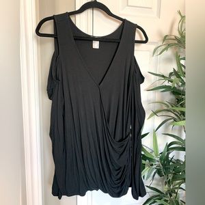 Venus like new cold shoulder long-sleeve blouse